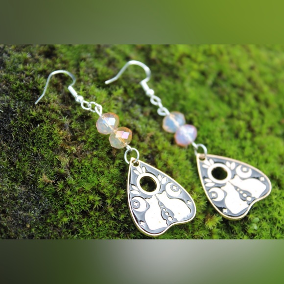 😺 Ouji kitty shiny dangle earrings - Picture 4 of 6